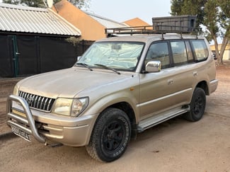 Toyota Prado en bon état, entretien régulier