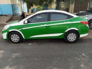 Voiture d'occasion en très bon état avec climatisation