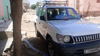 Toyota Prado 95 diesel 7 places, boîte manuelle, bon état