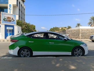 Hyundai Avante Taxi en bon état