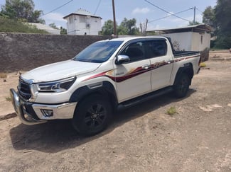 Toyota Hilux 2023 diesel en excellent état