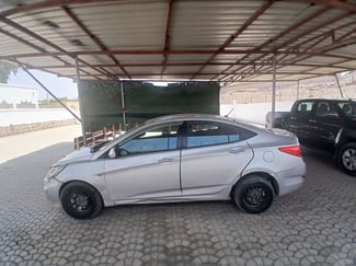 Hyundai Accent 2014 diesel, boîte automatique, très bon état