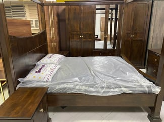 Mobilier haut de gamme état neuf, chambre et salon complets