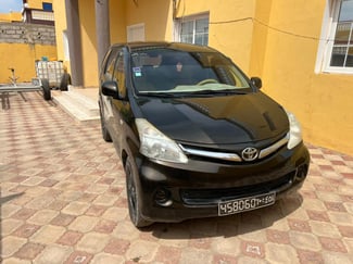 Toyota Avanza 7 places essence boîte manuelle en bon état
