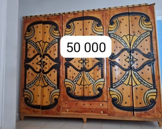 Armoire de rangement en bon état