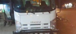 Camion Isuzu 2021 en bon état