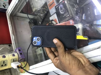 iPhone 13 à vendre batterie 100 %