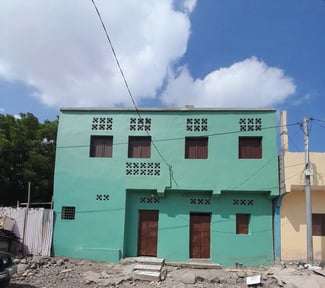 Maison F5 avec mini stock à Hayableh près mosquée Khalife