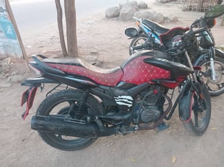 Moto Hero Hunk 150 cm3 en bon état