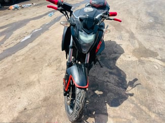 Moto JINCHENG 200 en excellent état, bien entretenue