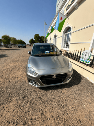 Suzuki Dzire 2023, essence, boîte automatique, en très bon état