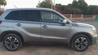 Suzuki Vitara 2024 essence automatique, full option toit ouvrant
