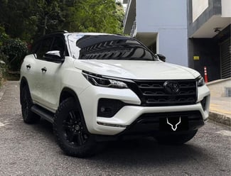 Toyota Fortuner 2023 diesel 2.4L boîte automatique SUV robuste