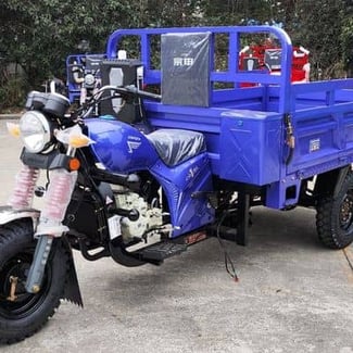 Tricycle cargo Jincheng 250 cc robuste et performant