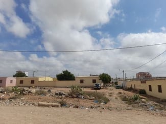Terrain 150 m² à la cité Gargar avec 2 façades près GNGR