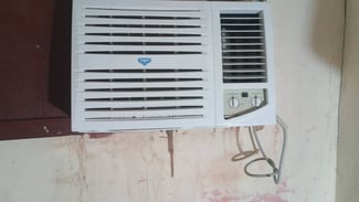 Climatiseur fenêtre SAM 2CV presque neuf 6 mois d'usage