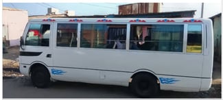 Bus diesel manuel 2023 en excellent état