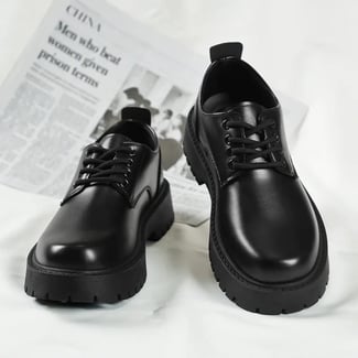 Chaussures derby homme noires élégantes à semelle épaisse