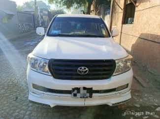 Location Toyota Land Cruiser V8 2015, diesel, boîte manuelle