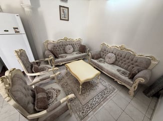 Salon saoudien en bon état sans table basse