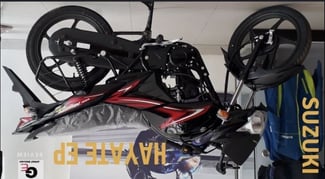 Moto Suzuki Hayate en bon état
