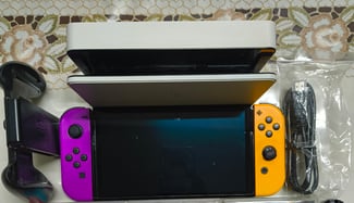 Nintendo Switch OLED et accessoires inclus