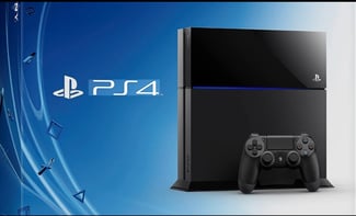 PlayStation 4 originale avec deux manettes et jeux Batman, Horizon, Witcher