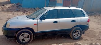 Hyundai Santa Fe 2004 en excellent état à Djibouti