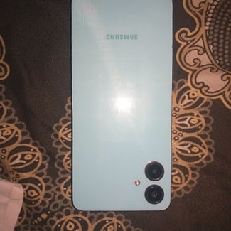 Samsung Galaxy A06 neuf utilisé 6 mois