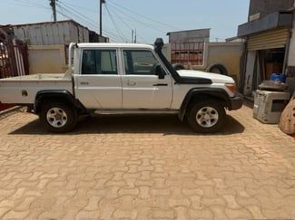 Toyota Land Cruiser Double Cabine 2022 climatisée en excellent état