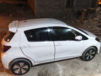 Toyota Vitz 2016 en bon état, bien entretenue