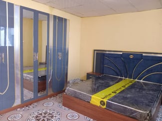 Chambre à coucher complète moderne en excellent état