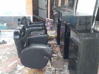 Salon de coiffure homme complet à vendre