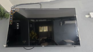 Lot de 2 téléviseurs DCL 43 pouces quasi neufs