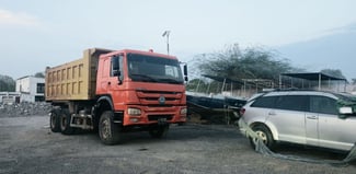 Camion Howo Sinotruck 24m3 en bon état
