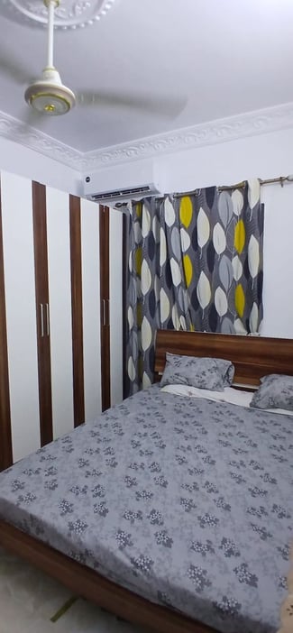 Ensemble chambre à coucher complète bois et blanc, bon état