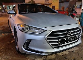 Hyundai Avante 2018 diesel boîte automatique climatisation