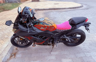 🏍️ Je mets en vente ma Motorcycle C.B.R., en excellent état,
