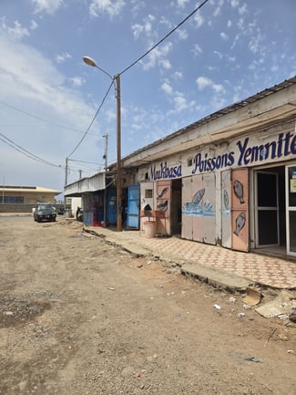 Local commercial à louer à l’Aviation