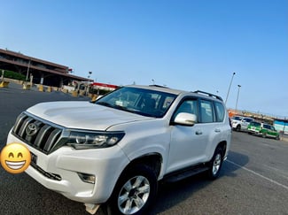 Toyota Prado TXL, SUV élégant pour événements prestigieux