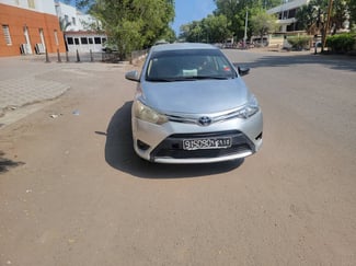 Toyota Yaris 2013 essence boîte automatique excellent état