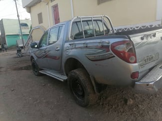 Mitsubishi L200 Pickup, boîte manuelle, climatisation fonctionnelle