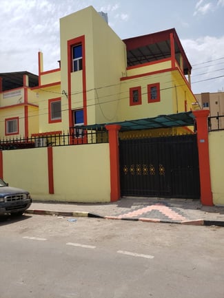 Villa spacieuse F5 avec terrasse et parking privé à Cité Hamdani PK12