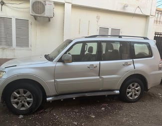 Mitsubishi Pajero 2012 diesel boîte automatique à Djibouti
