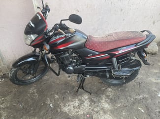 Moto Hero 150 cm3 en excellent état