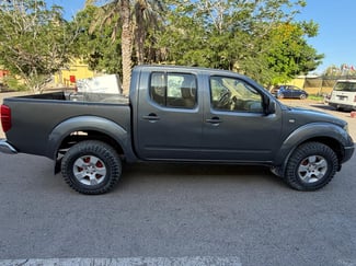 Toyota Hilux 2014 gris, boîte manuelle en très bon état