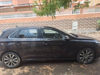 Hyundai i30 2018 essence boîte automatique climatisée