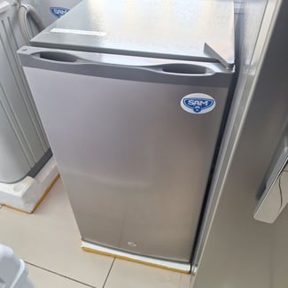 Mini frigo neuf compact idéal pour 1-2 personnes