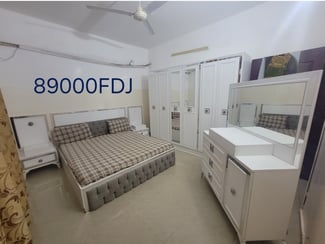 Mobilier de maison d'occasion en bon état