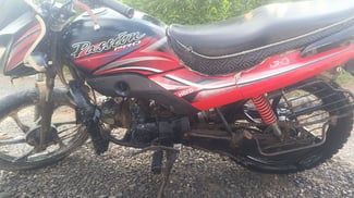 Moto Hero 100 en très bon état